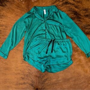 “Star above” Women’s Teal Satin Pajama Set with Black Trim “NEW”